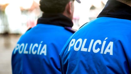 Peña dará «prioridad» a solucionar la renovación de la ropa de Policía Local